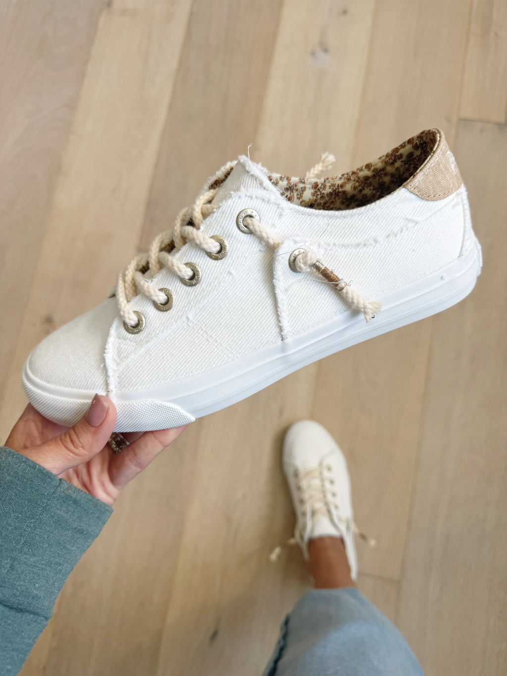 Blowfish Martina Sneakers in White