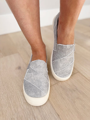 Blowfish Beachfront Slip-Ons in Fog Gray