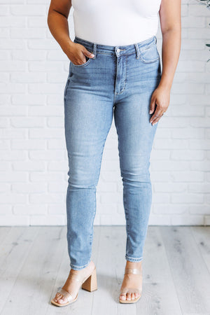 Judy Blue High Rise Control Top Contrast Wash Skinny Jeans