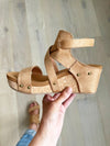 Very G Vector Sandals in Tan