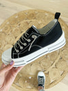 Very G Aman Shoes in Black