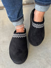 Very G Hug Slippers in Black