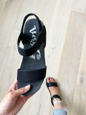 Very G Sol Sandals in Black