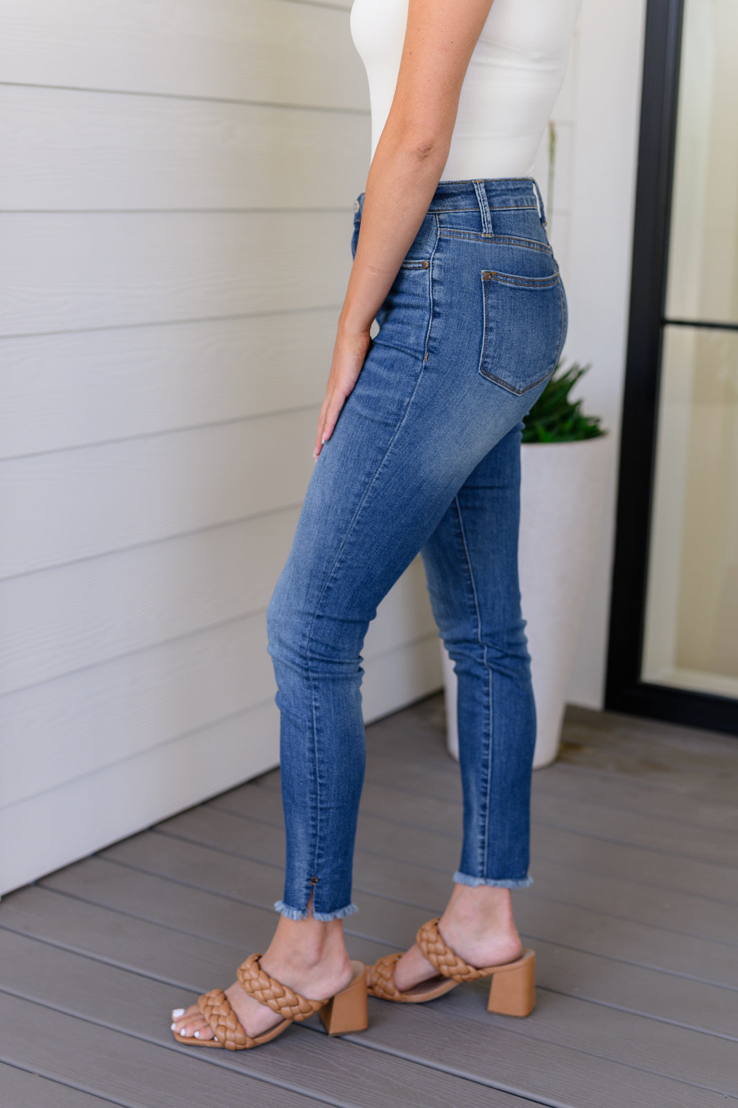 Judy Blue High Rise Tummy Control Vintage Wash Straight Jeans – Ivory Gem