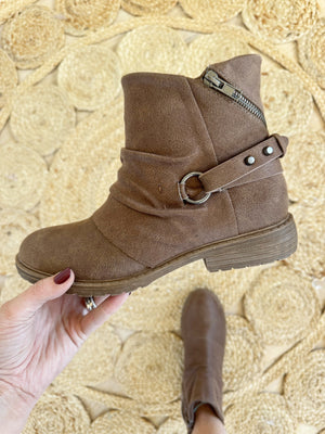 Very G Natasha Boots in Brown