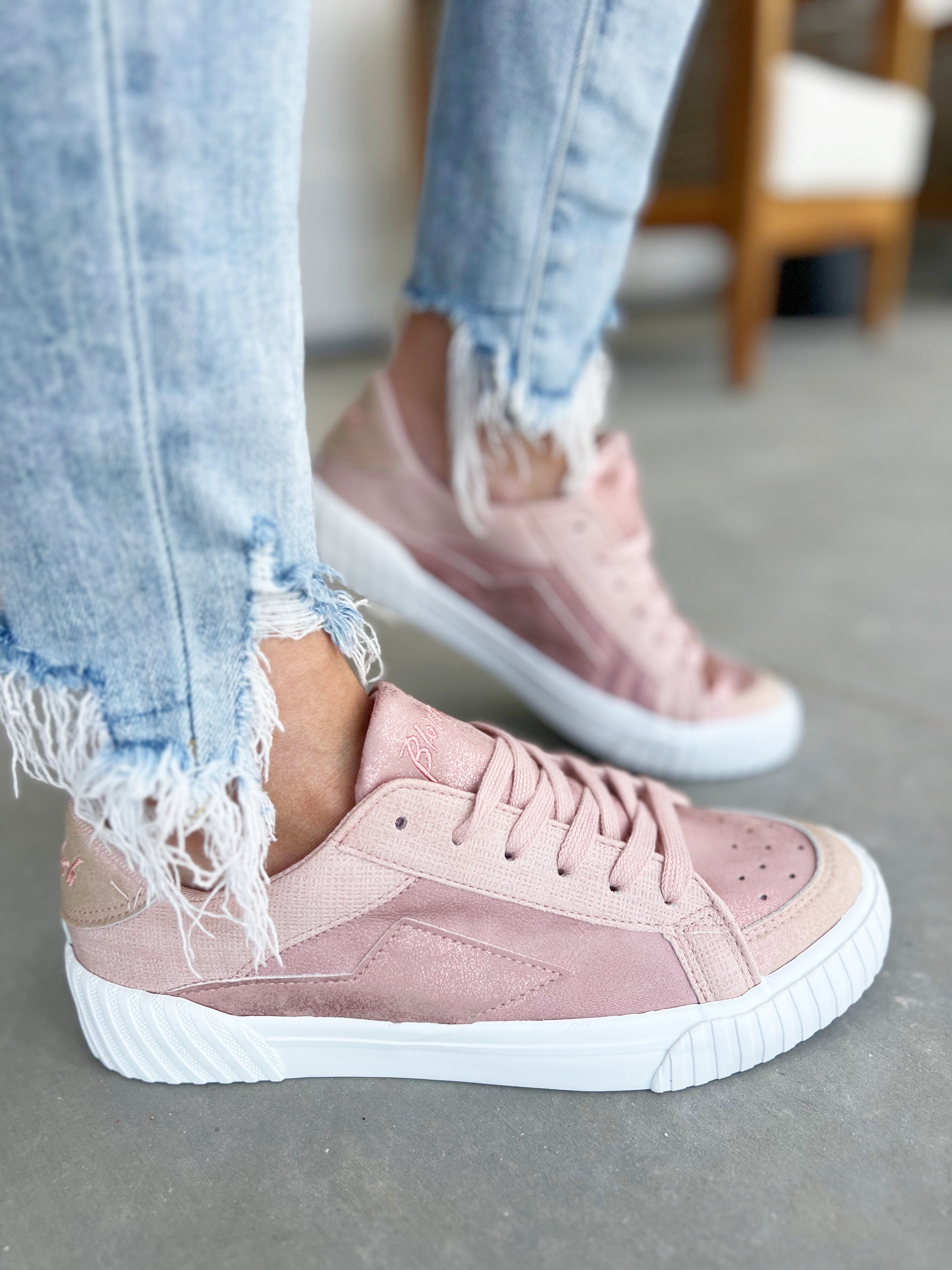 Flirty hot sale platform sneaker