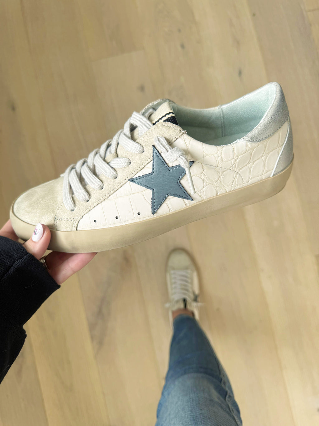 Shushop Paula Sneakers in Beige Croco