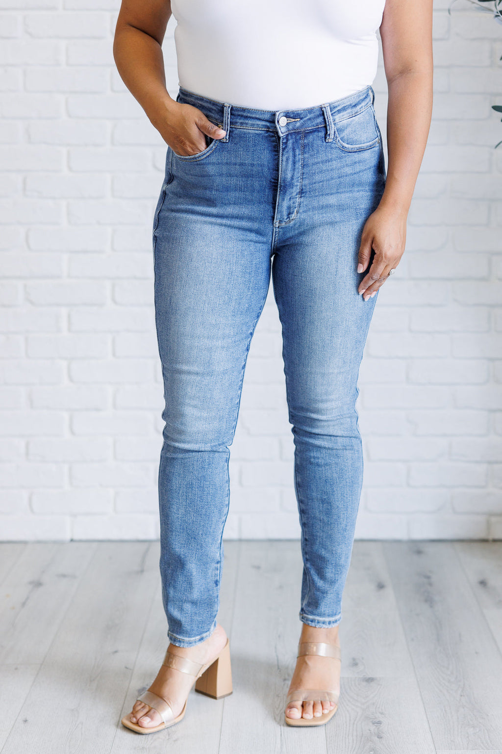 Judy Blue High Rise Control Top Contrast Wash Skinny Jeans