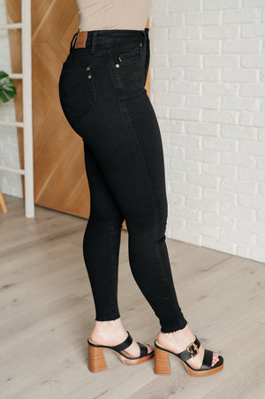 Judy Blue Tummy Control Skinny Jeans in Black