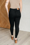 Judy Blue Tummy Control Skinny Jeans in Black