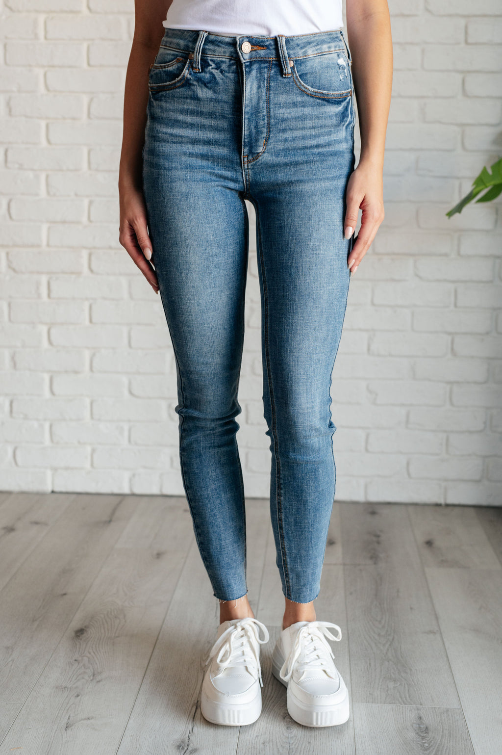 Judy Blue Tummy Control Skinny Jeans in Vintage Wash