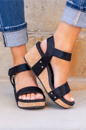 Very G Sol Sandals in Black