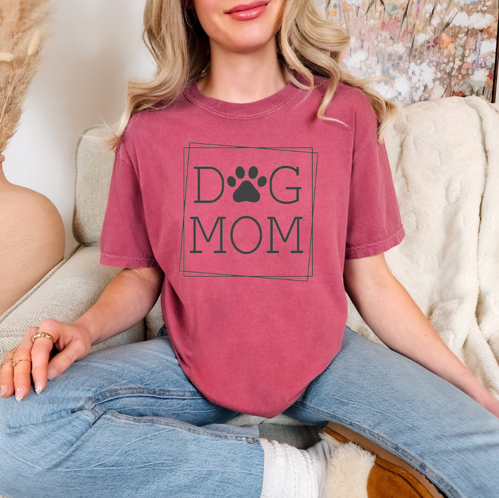 Dog Mom Graphic Tee